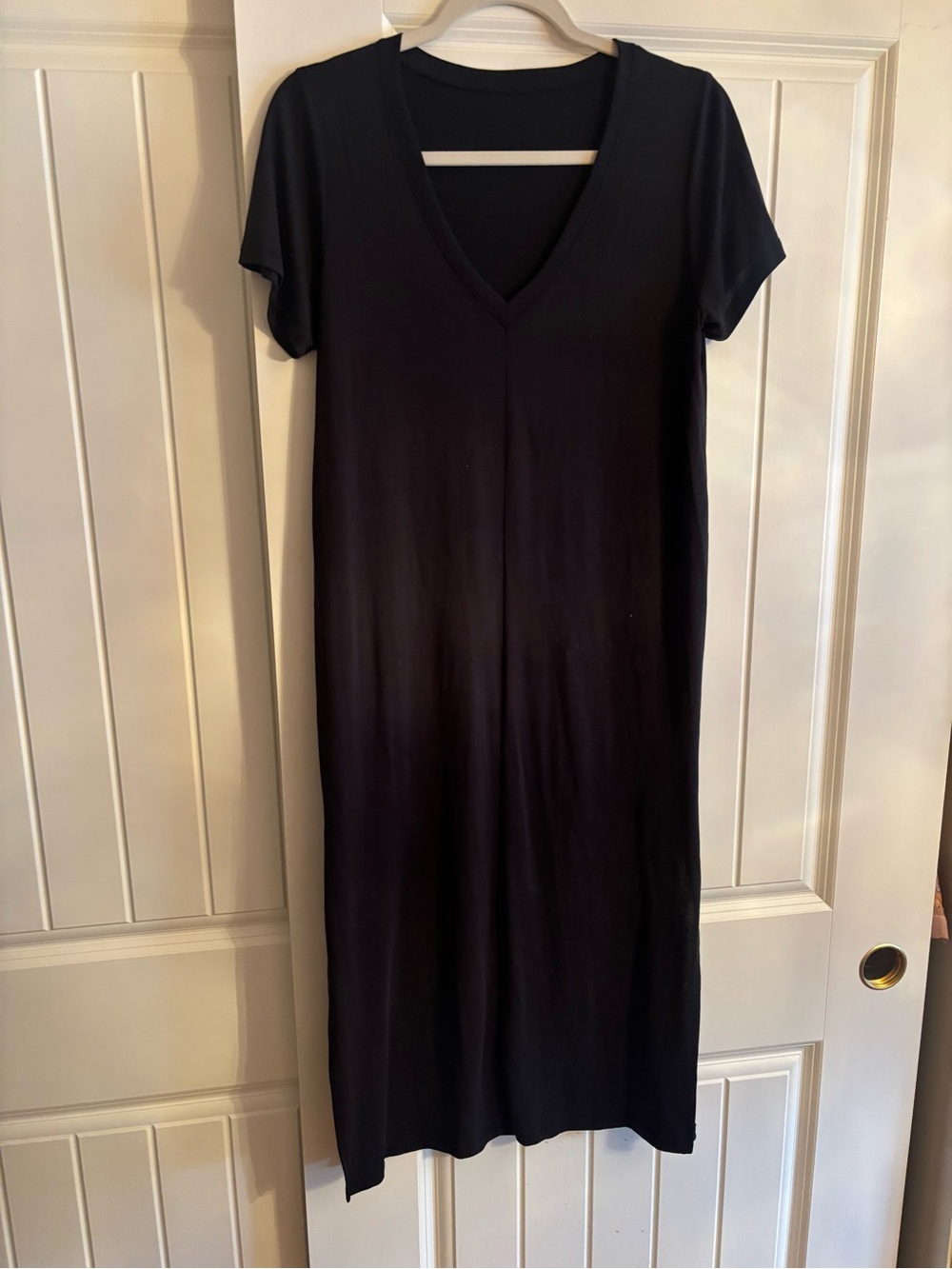 Lulu’s Black V-Neck Short Sleeve TShirt Dress with side slit